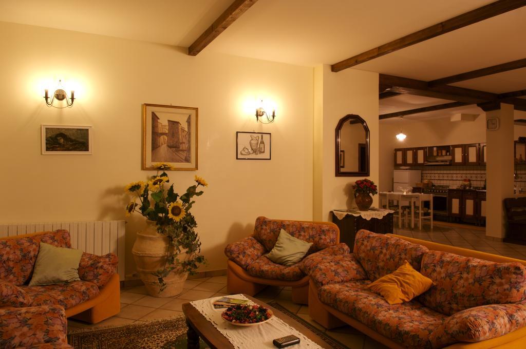 La Colonna Bed & Breakfast Montelanico Luaran gambar
